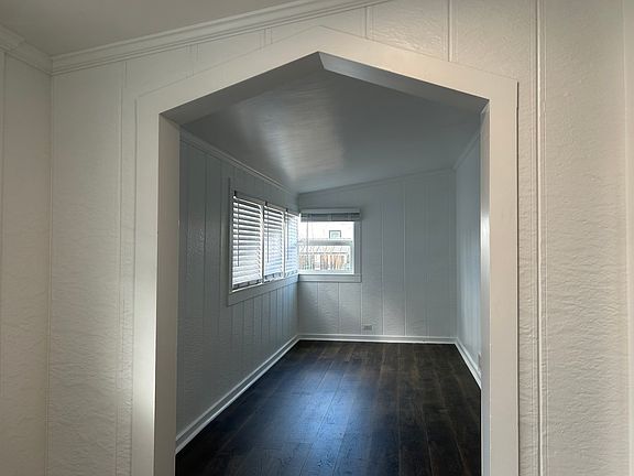 3rd image of 1320 Victorian Plaza Cir