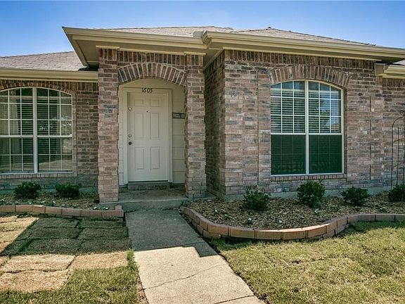 3rd image of 1605 Cool Springs Dr