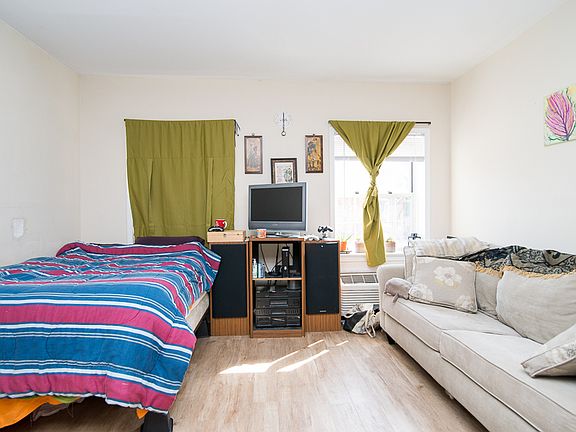 2nd image of 219 S Payne St APT 103
