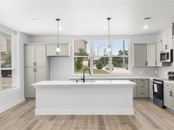 2158 Big River St, College Station, TX 77840