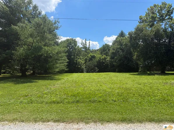 8 Riverbend Rd, Burkesville, KY 42717