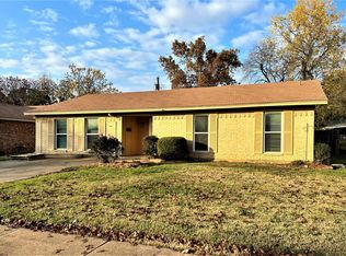 2121 Spanish Trl, Irving, TX 75060