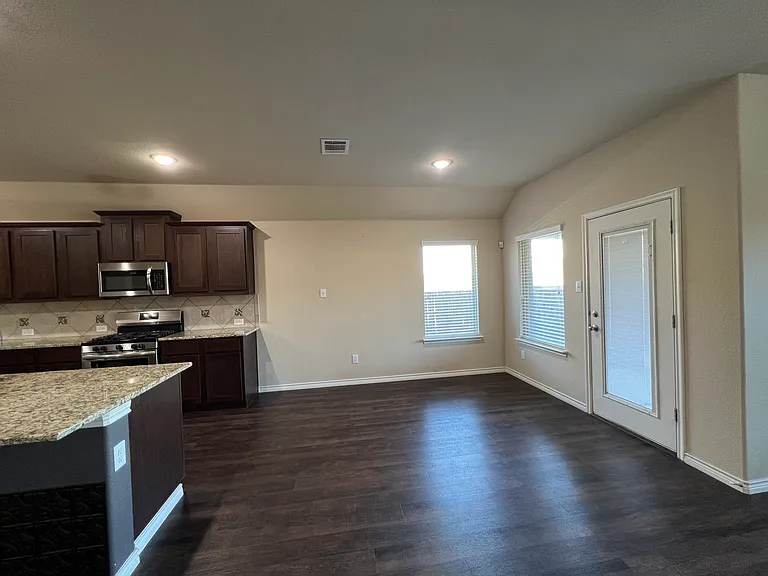569 W Kara Dr — Photo 10
