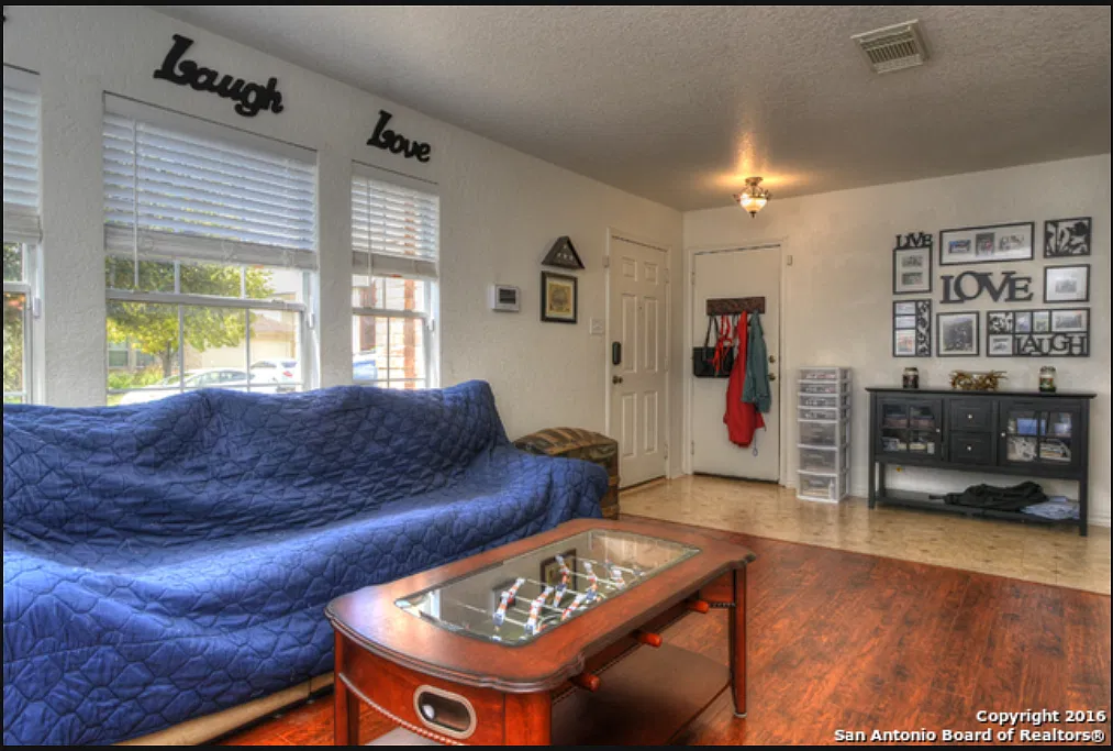 4 bed, 2.5 bath, 3288 sqft, $2,620 — Photo 4