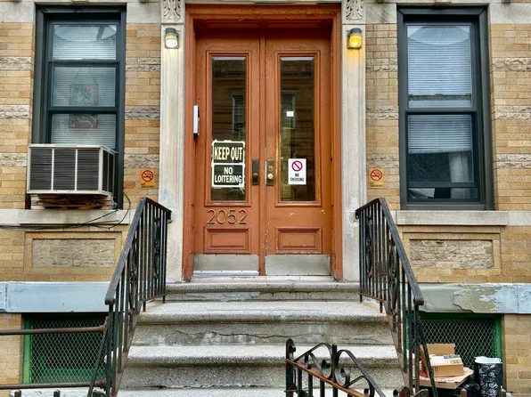 2052 Gates Avenue image 4 of 23