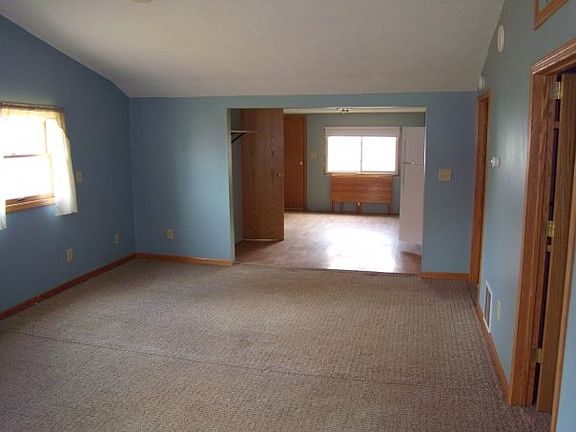 2nd image of 119 S Dunbar St