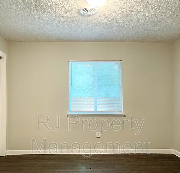 1437 Castalia St — Photo 14