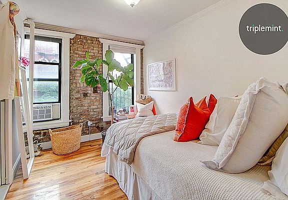 4th image of 230 E 7th St #2BB