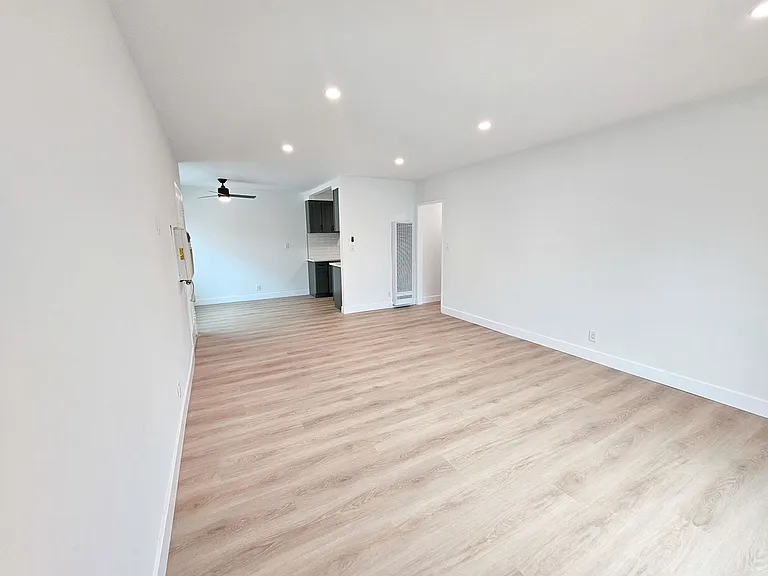 1307 S Ogden Dr #1C — Photo 17