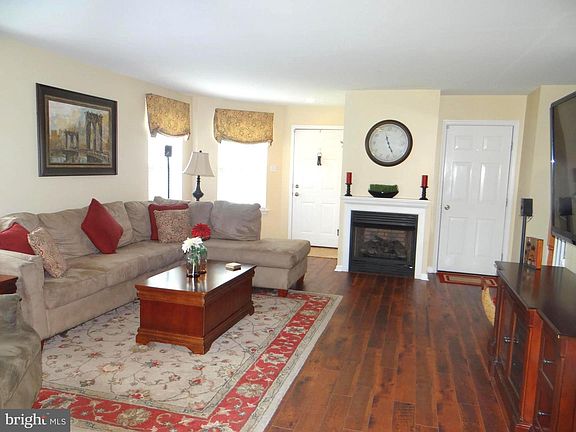 2nd image of 340 Gavin Dr