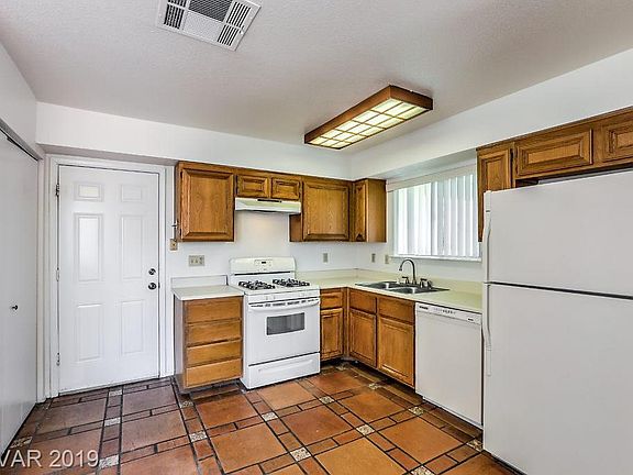 4th image of 6504 Chilton Ct