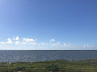 272 Reserve Ln, Rockport, TX 78382