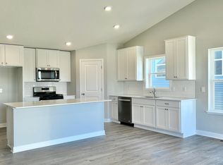 2109 Ardmore Pl, Shakopee, MN 55379