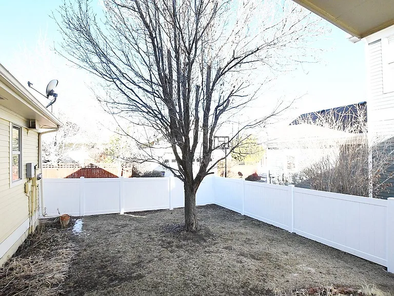 2657 Ulster St — Photo 19