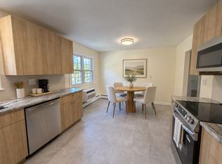 949 Hopmeadow St #26, Simsbury, CT 06070