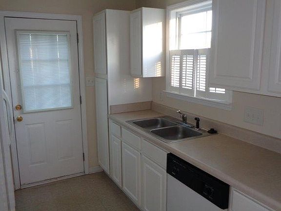 3rd image of 6621 Vlosi Dr