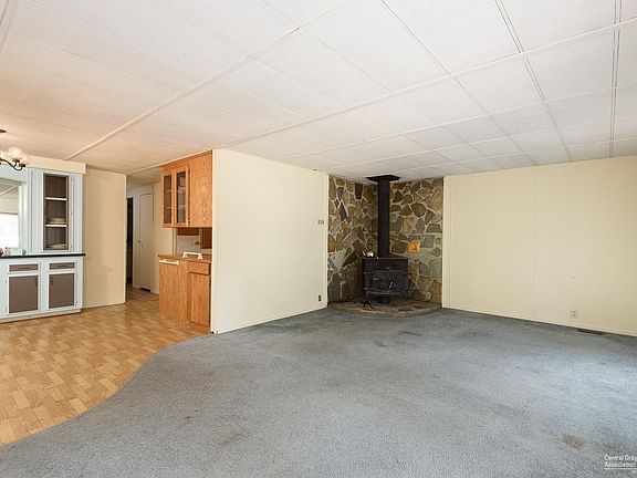 3rd image of 61656 Woodriver Dr