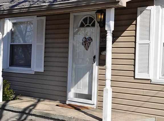 5th image of 803 Birch St
