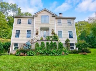 24 Wilafra Pl, Northport, NY 11768