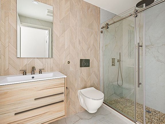 5th image of 482 Hancock St #2