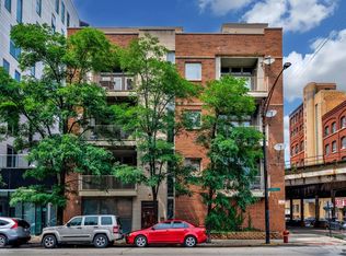 700 W Grand Ave #C1, Chicago, IL 60654