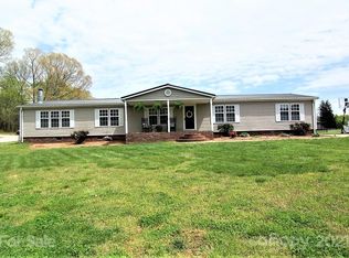 104 Snowy Hill Ln, Lawndale, NC 28090