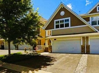 9982 Indigo Dr, Eden Prairie, MN 55347