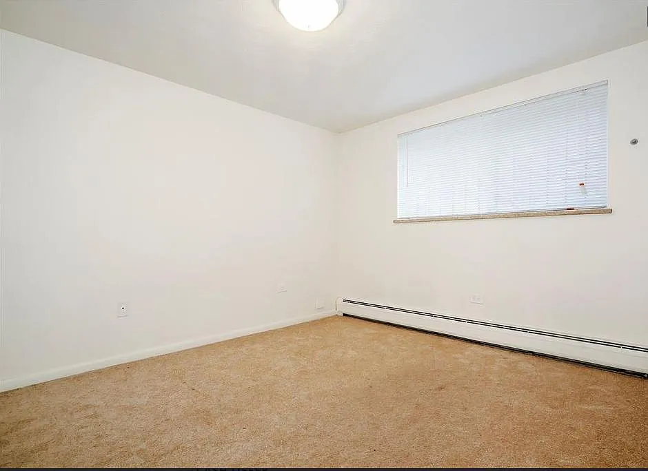 1131 N Lafayette St — Photo 2