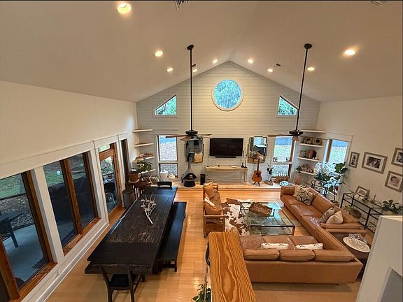 4th image of 515 Navy Cove Blvd