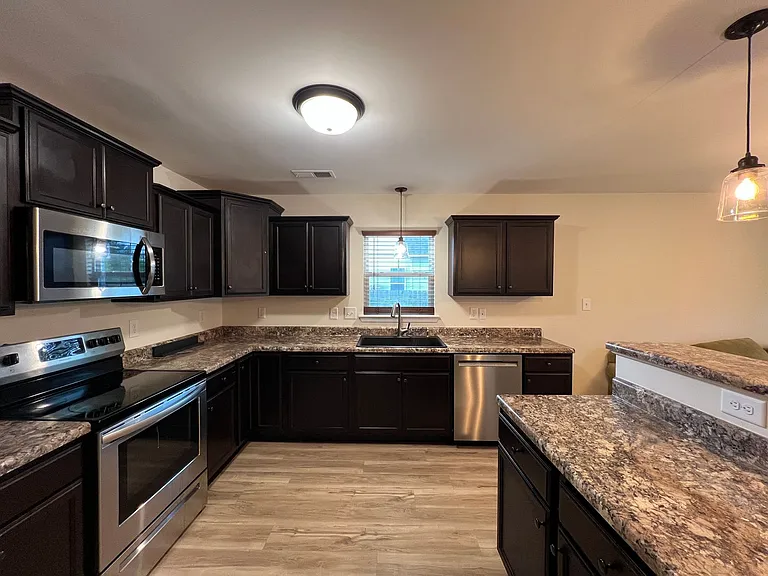 310 Landon Ln — Photo 27