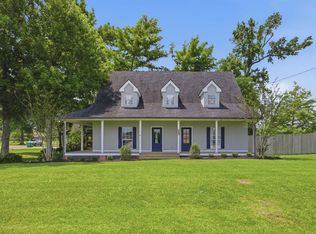 211 N Presidential Cir, Lake Charles, LA 70611