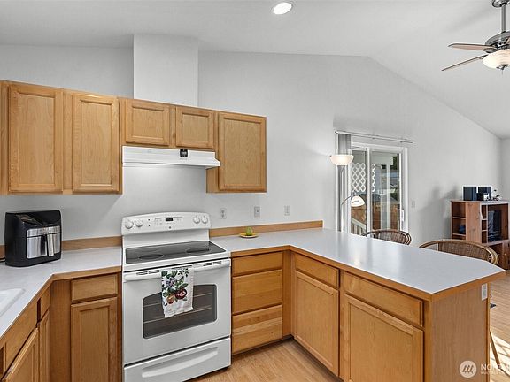 4th image of 5113 61st Drive NE