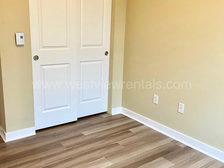 200 E Maple St — Photo 324
