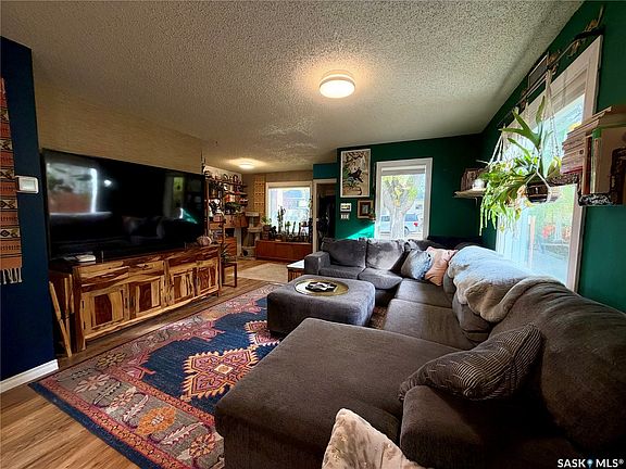4th image of 431 L Avenue N