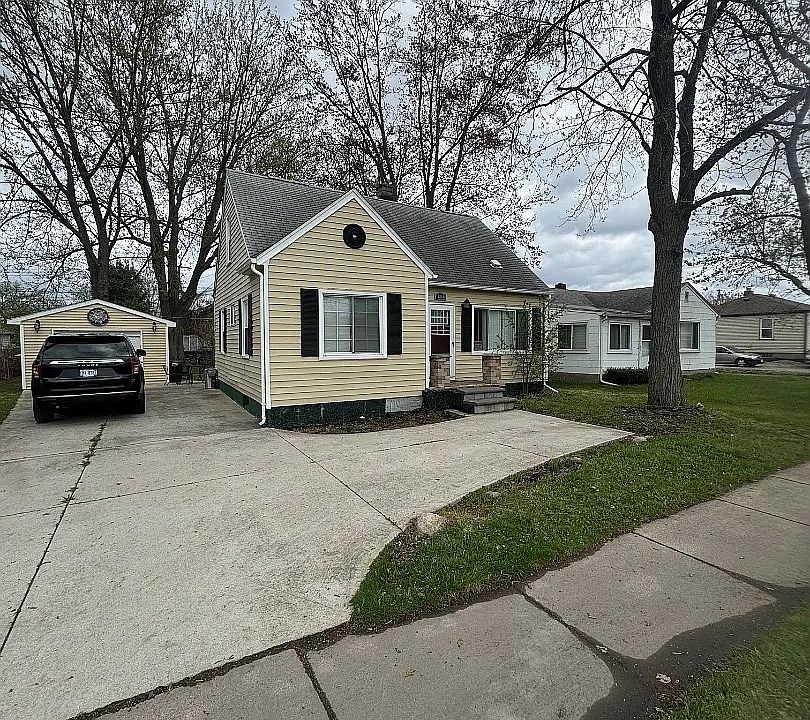 1st image of 1860 Rochester Rd