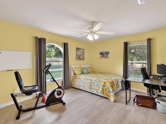 4th image of 18018 SW 68th Loop