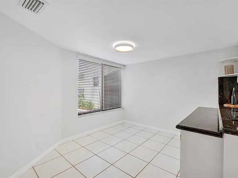 9717 N New River Canal Rd #409 — Photo 12