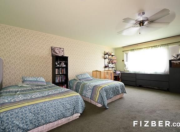 5th image of 2846 W Touhy Ave