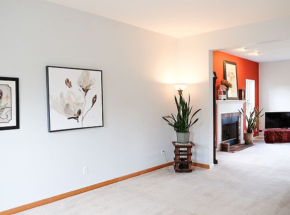 4th image of 39W328 W Burnham Ln