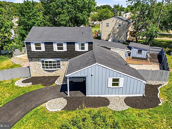 4th image of 5 Jefferson Dr