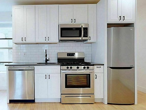 3rd image of 964 Amsterdam Ave #5C