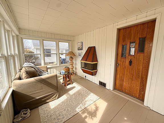 4th image of 507 E 9th St