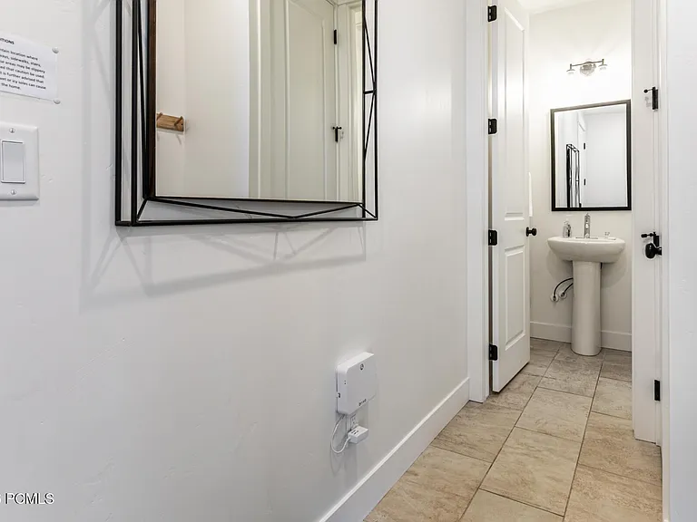 6885 Woods Rose Dr — Photo 12