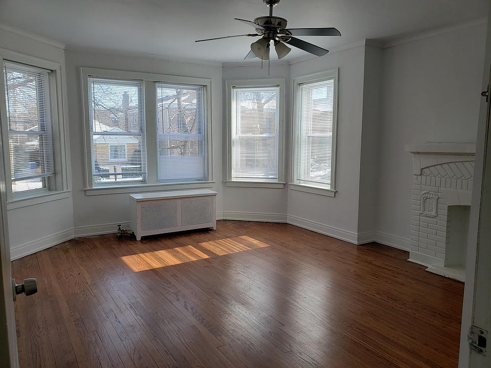 1st image of 6532 N Sacramento Ave APT 1S