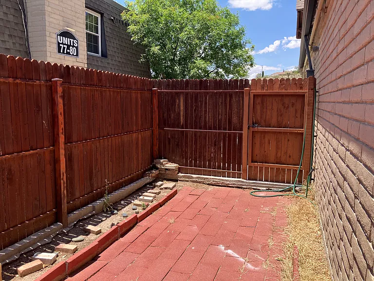 500 Thunderbird St — Photo 11
