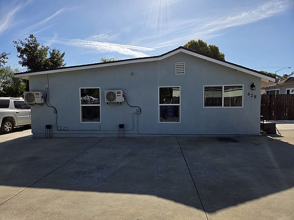 3rd image of 628 E Kingsley Ave