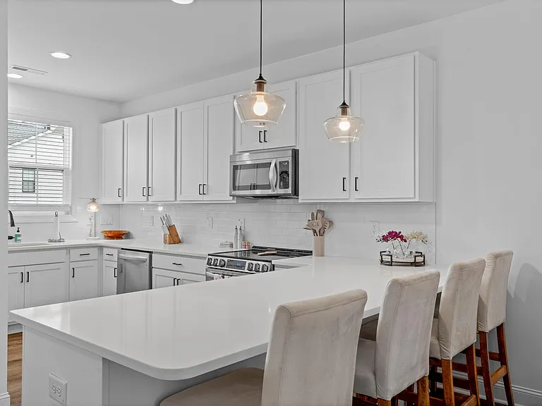 5619 Johnson Woods Ct — Photo 9