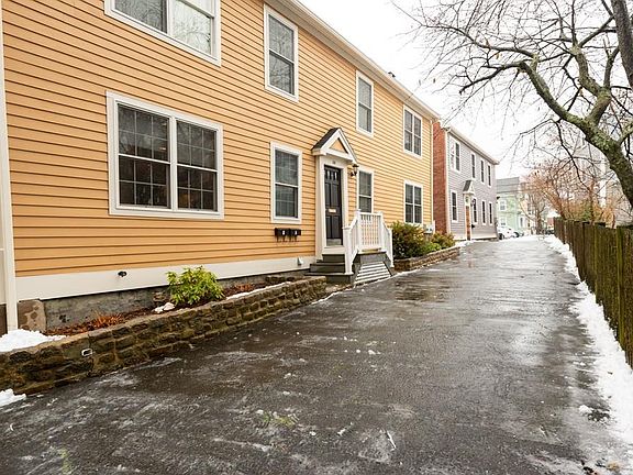 3rd image of 8 Essex St #2