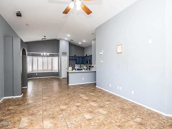 3rd image of 10233 W PRESTON Lane