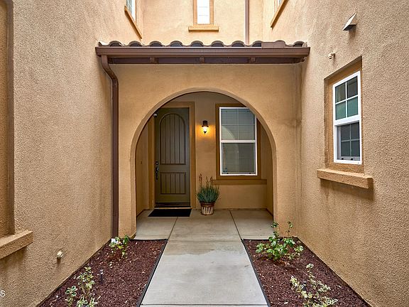 3rd image of 8213 Onyx St